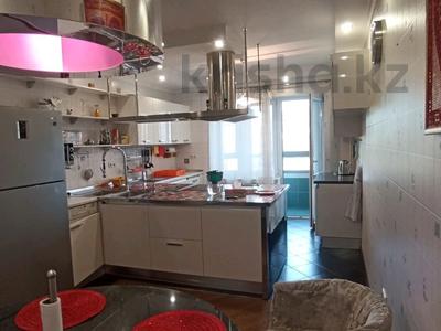 Аренда квартир в Алматы: 5-комнатная квартира · 160 м² · 7/9 этаж, Достык 12 за 800 000 〒 5-комнатная квартира · 160 м² · 7/9 этаж, Достык 12 за 800 000 〒 в Алматы, Медеуский р-н