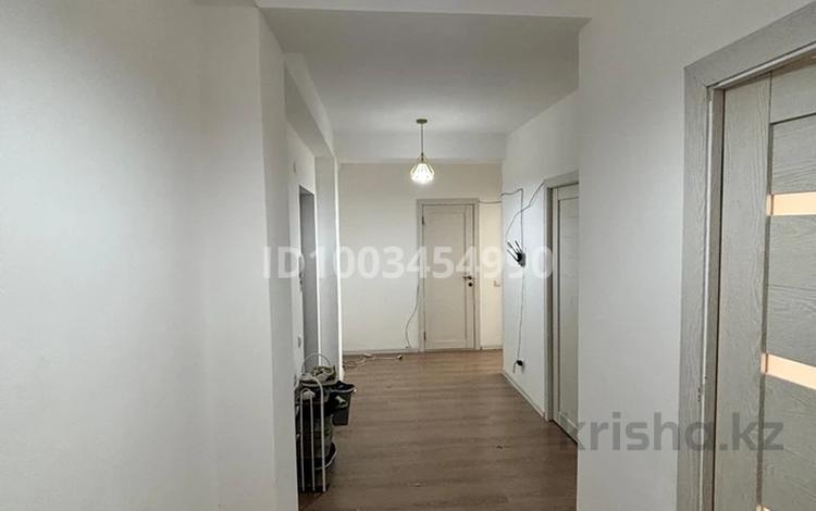 2-комнатная квартира · 67 м² · 3/9 этаж, мкр Береке 49 за 160 000 ₸ в Атырау — фото 2