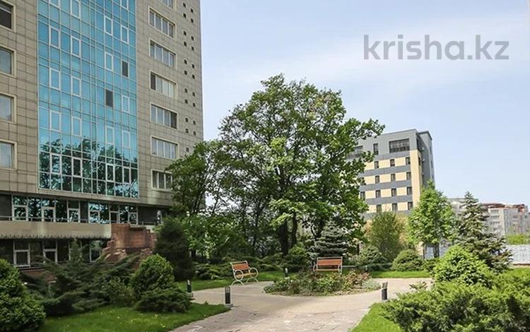 3-комнатная квартира, 164 м², 8/20 этаж помесячно, Достык 162к5