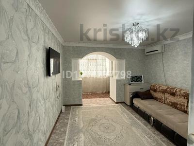 2-комнатная квартира · 52 м² · 3/3 этаж, мкр 11 1м — 312 стрелковой дивизии пересечение Маметовой за 11.5 млн ₸ в Актобе