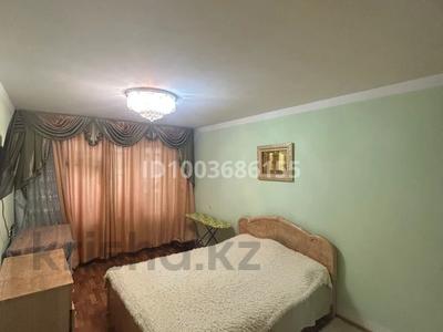 3-комнатная квартира · 63 м² · 3/5 этаж, Ихсанова 87 за 25 млн 〒 в Уральске, мкр Школьник