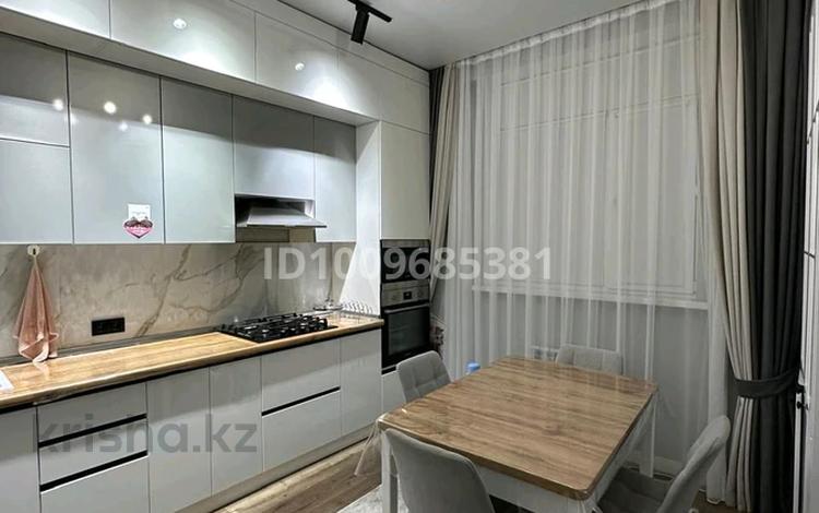 2-комнатная квартира · 69 м² · 10/10 этаж, мкр Нурсая, Абулхайыр хана 51а за 36.5 млн ₸ в Атырау — фото 2