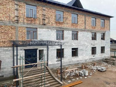 Свободное назначение, офисы, магазины и бутики, склады, салоны красоты, бани, гостиницы и зоны отдыха, фитнес и спорт, образование · 2000 м² за 3 млн 〒 в Шымкенте, Абайский р-н