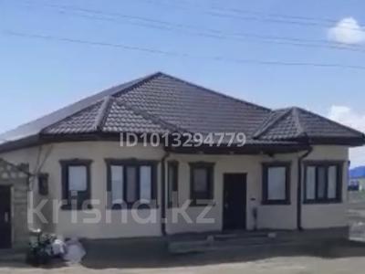 Отдельный дом · 4 комнаты · 198 м² · 8 сот., мкр Кайнар, Сармоллина 20 — улица Сармоллина угол улицы Жанар Ермаганбетовой за 22 млн ₸ в Атырау