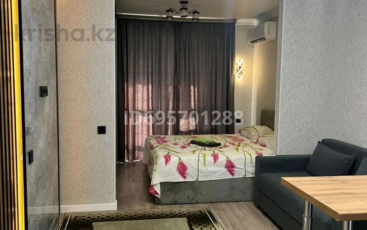 1-комнатная квартира · 33 м² · 3/10 этаж, Толе би 285/8 к1 за 10 000 ₸ в Алматы, Ауэзовский р-н — фото 2