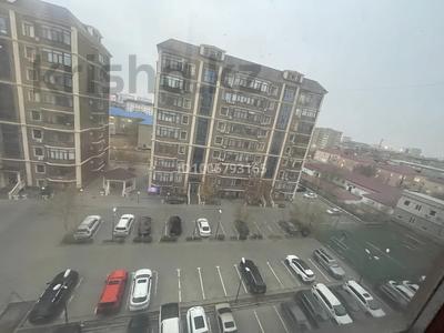 2-комнатная квартира · 76.8 м² · 6/8 этаж, мкр Центральный, Валиханова за 33.5 млн ₸ в Атырау