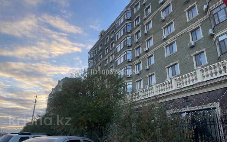 2-комнатная квартира · 76.8 м² · 6/8 этаж, мкр Центральный, Валиханова за 36 млн 〒 в Атырау — фото 4