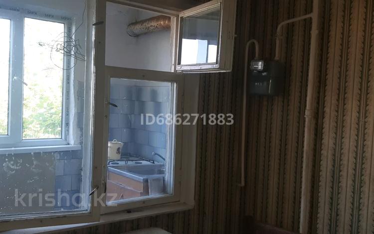 2-комнатная квартира · 52 м² · 4/5 этаж, 16-й микрорайон, 16-й микрорайон 10 за 20 млн 〒 в Шымкенте, Аль-Фарабийский р-н — фото 2