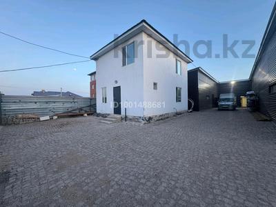 Отдельный дом · 3 комнаты · 70 м² · 10 сот., Мурат монкеулы 10 за 90 млн 〒 в Астане, Сарыарка р-н