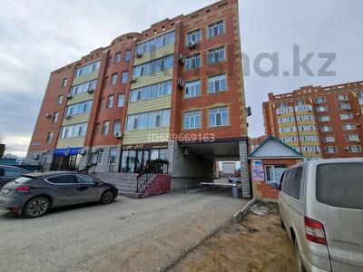 3-комнатная квартира, 138 м², 2/5 этаж, мкр. Алтын орда, Санкибай батыра 48а — ТД Каспий свет за 45 млн 〒 в Актобе, мкр. Алтын орда