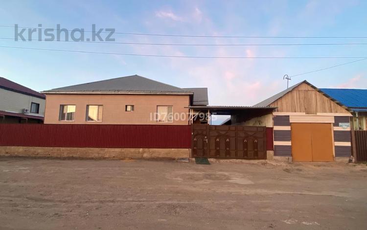 Отдельный дом · 4 комнаты · 220 м², Металлургов за 800 000 ₸ в Жезказгане — фото 2