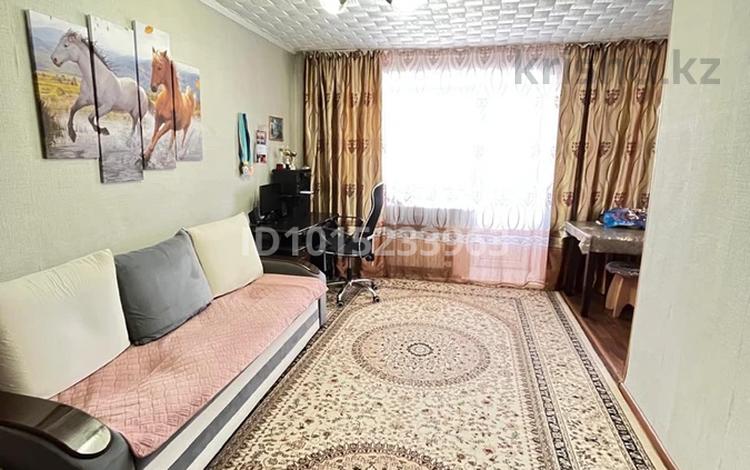 3-бөлмелі пәтер · 64 м² · 2/5 қабат, 3 микрорайон 16, бағасы: 17 млн ₸ в Риддере — фото 2