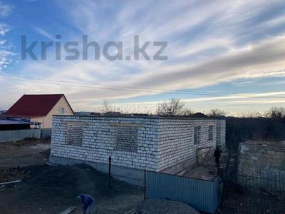 Жеке үй · 4 бөлме · 210 м² · 12 жүзд., Көктем ш/а., 13, бағасы: 10 млн ₸ в Атырау, мкр Коктем