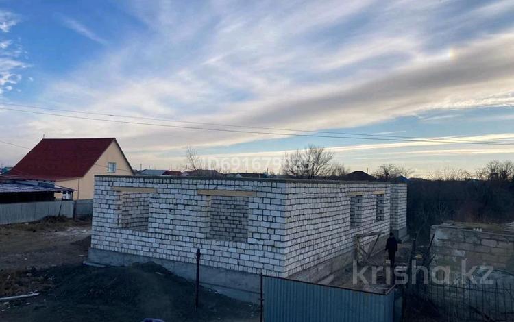 Жеке үй · 4 бөлме · 210 м² · 12 жүзд., Көктем ш/а., 13, бағасы: 10 млн ₸ в Атырау, мкр Коктем — фото 16
