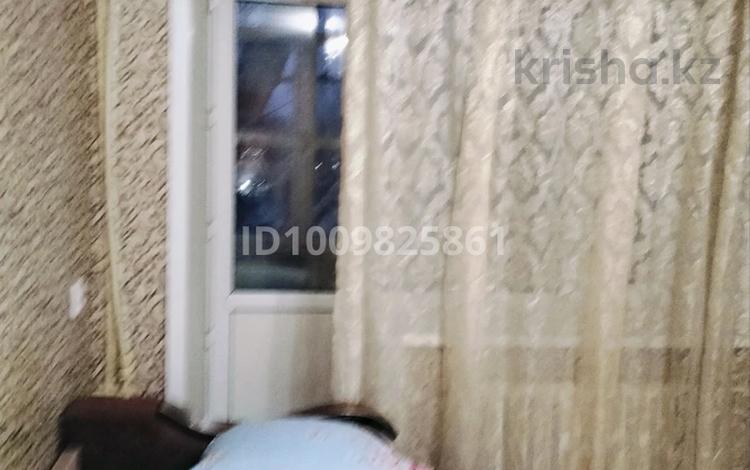 1-комнатная квартира · 34 м² · 4/5 этаж, Майкудук, Майкудук, 12й микрорайон 1 — Горняк за 9 000 ₸ в Караганде, Алихана Бокейханова р-н — фото 2