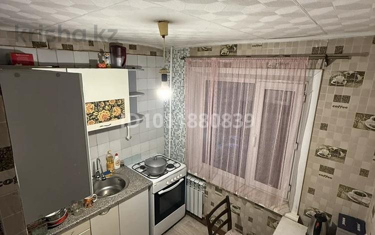 2-комнатная квартира · 46.2 м² · 3/5 этаж, Майкудук, 12й микрорайон 35 за 9 млн ₸ в Караганде, Алихана Бокейханова р-н — фото 2