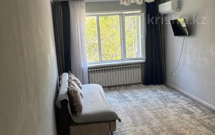 3-комнатная квартира · 70 м² · 2/5 этаж, мкр Мамыр-2 за 48 млн ₸ в Алматы, Ауэзовский р-н — фото 4