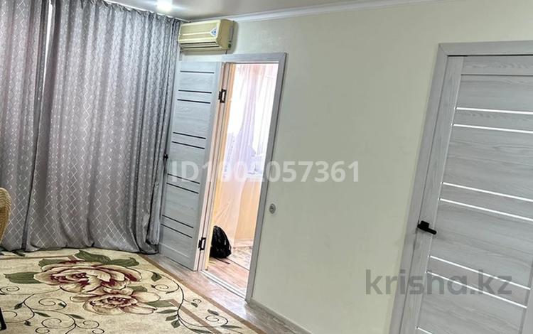 3-бөлмелі пәтер · 47 м² · 4/5 қабат, Есенберлина 23 — 7 школа, бағасы: 14 млн ₸ в Жезказгане — фото 2