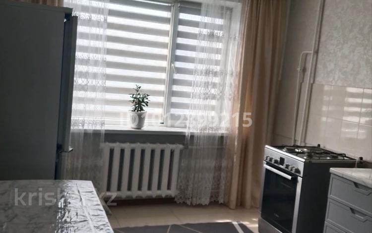 2-бөлмелі пәтер · 48 м² · 2/5 қабат, Сарайшык 56 — Рынок Мирлан, бағасы: 24 млн ₸ в Уральске — фото 2