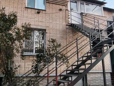 4-комнатная квартира · 180 м² · 1/3 этаж, заводская за 100 млн 〒 в Петропавловске