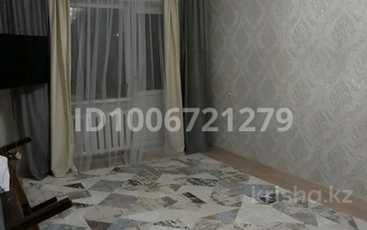 3-комнатная квартира · 61.9 м² · 1/5 этаж, 11микро за 8 млн ₸ в Житикаре — фото 2