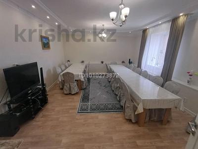 Дом · 6 комнат · 260 м², Жиренколь 56а — За рестораном Махаббат за 30 000 ₸ в Астане, р-н Байконур