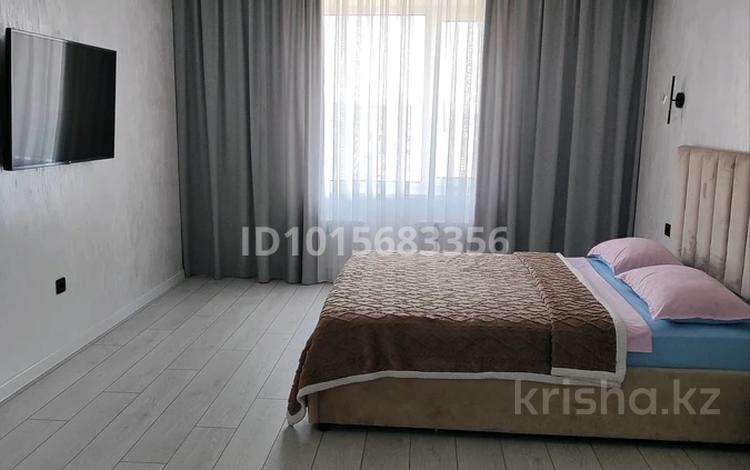 1-комнатная квартира · 50 м² · 3/9 этаж, Назарбаева 233б — Костанай Плаза, Береке, Да Винчи, НИШ, Аллюр за 15 000 ₸ — фото 2