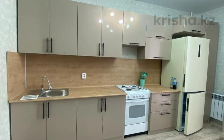 2-комнатная квартира, 72.6 м², 8/9 этаж помесячно, Мкр. Береке 51 за 250 000 〒 в Костанае — фото 2