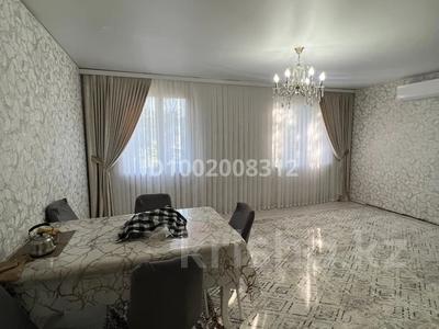 3-бөлмелі пәтер · 90 м² · 1/5 қабат, 12-й мкр, 12-ш/а. 15, бағасы: 26.5 млн ₸ в Актау