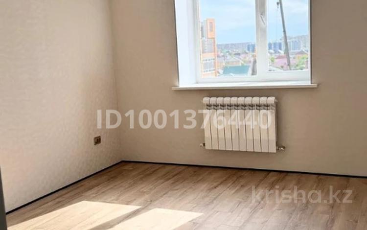 3-комнатная квартира · 100 м² · 7/9 этаж, Кеменгер 36 — 10 мкр за 43 млн 〒 в Уральске — фото 2