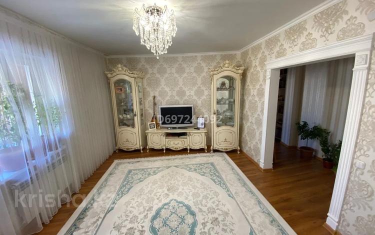 3-бөлмелі пәтер, 100 м², 5/7 қабат ай сайын, 33-й мкр 21, бағасы: 150 000 〒 в Актау, 33-й мкр — фото 2