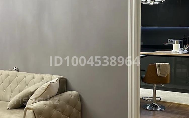 2-комнатная квартира · 77 м² · 9/16 этаж, Толеметова 85 за 350 000 ₸ в Шымкенте, Абайский р-н — фото 2
