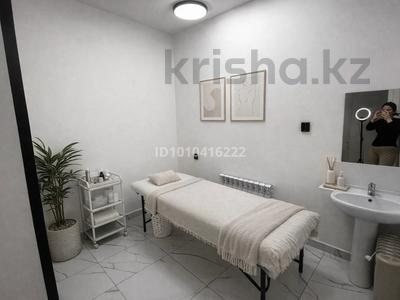Салоны красоты, медцентры и аптеки · 10 м² за 70 000 ₸ в Астане, Нура р-н