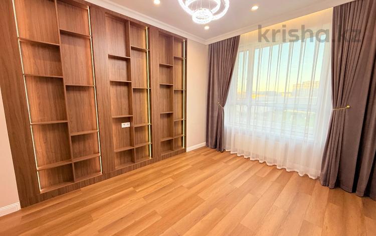 4-бөлмелі пәтер · 120.6 м² · 3/9 қабат, Бокейхана — Т. Рыскулова, бағасы: 135 млн ₸ в Астане, Есильский р-н — фото 2