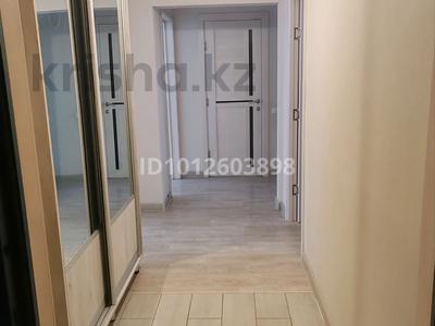 3-комнатная квартира · 70 м² · 2/9 этаж, 4 микрорайон 8 за 27 млн ₸ в Аксае