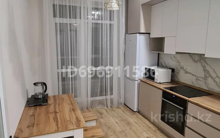 2-комнатная квартира · 60 м² · 12/12 этаж, ​Чингиз Айтматов 62/2 за 300 000 ₸ в Астане, Нура р-н — фото 8