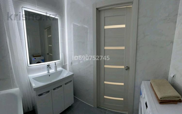 1-комнатная квартира · 33 м² · 9/9 этаж, 5 микр 10 за 11 000 ₸ в Аксае — фото 14