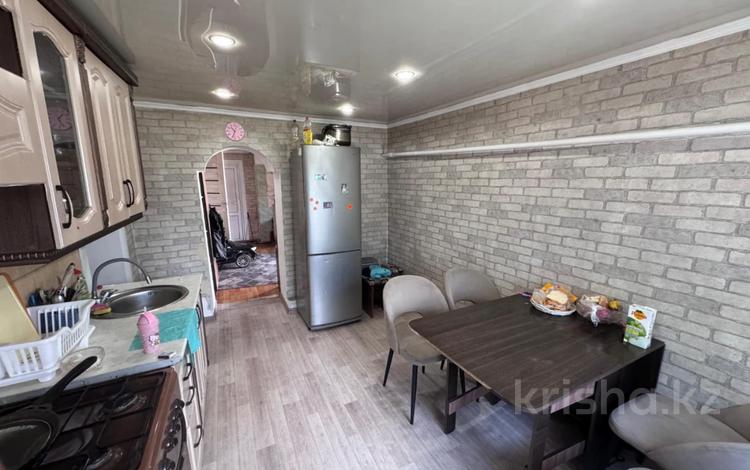 Отдельный дом · 3 комнаты · 70 м² · 4 сот., Крылова 26 за 16 млн ₸ в Семее — фото 16