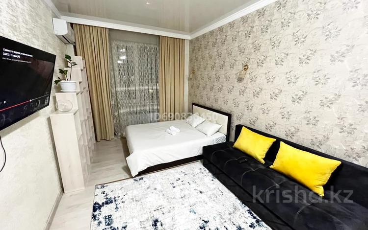 1-комнатная квартира, 40 м² по часам, Кабанбай Батыр Мега 58Б за 2 000 〒 в Астане, Есильский р-н — фото 3