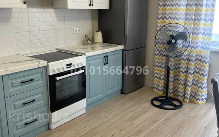 1-комнатная квартира · 45 м² · 16/18 этаж, Туран 52 — Бухар Жырау за 10 000 ₸ в Астане, Нура р-н — фото 2
