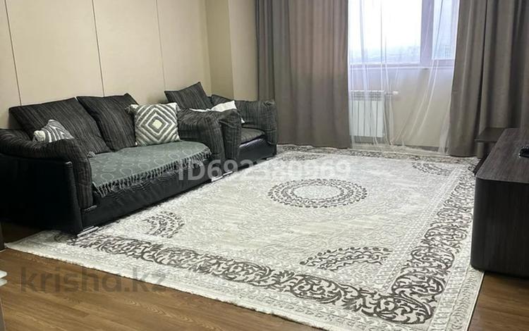 2-бөлмелі пәтер, 70 м², 19/34 қабат тәулігіне, Кошкарбаева 10/1 — Тауелсыздык-Кошкарбаева, бағасы: 20 000 〒 в Астане, Алматы р-н — фото 23