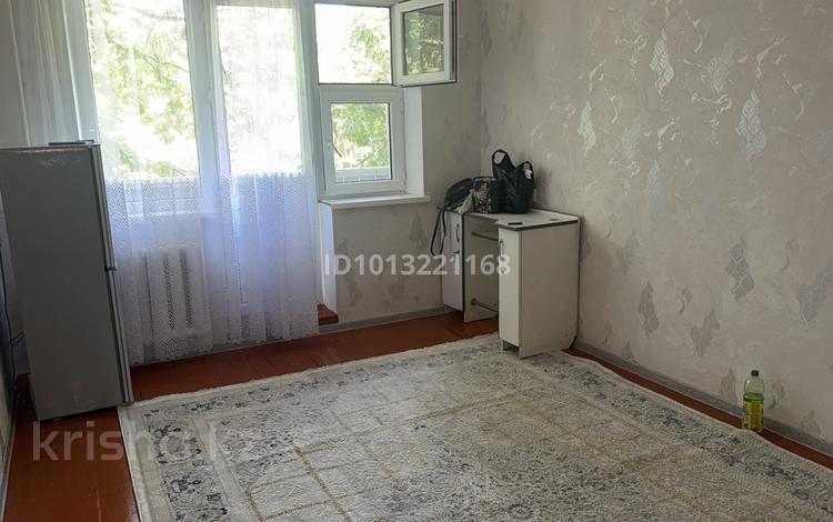 1-комнатная квартира · 30 м² · 4/5 этаж, мкр Каратау 22 за 90 000 ₸ в Таразе — фото 2