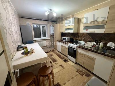 2-комнатная квартира · 54 м² · 1/3 этаж, 1 мкр 194 — Находится возле Small за 21 млн ₸ в Жибек Жолы