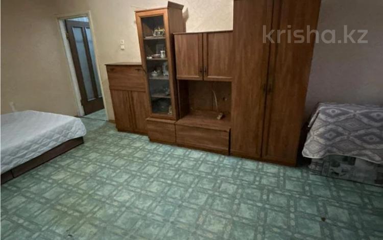 4-бөлмелі пәтер · 61.5 м² · 2/5 қабат, ул. Абая, бағасы: 10 млн ₸ в Темиртау — фото 3