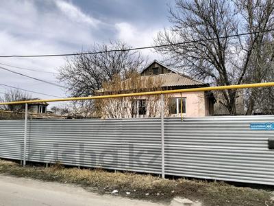 Отдельный дом · 10 комнат · 110 м² · 9 сот., мкр Коккайнар, Басаркабыз 44 за 70 млн ₸ в Алматы, Алатауский р-н