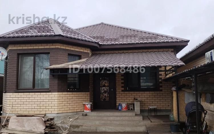 Отдельный дом · 4 комнаты · 104 м² · 3 сот., Челкарская 2 — Угол Гагарина и Челкарской за 50 млн 〒 в Уральске — фото 2