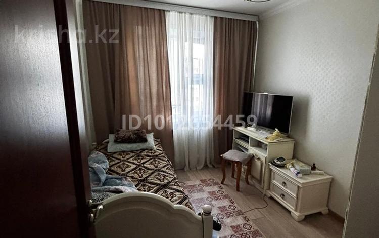 3-бөлмелі пәтер · 68 м² · 5/10 қабат, мкр Юго-Восток, мкр Гульдер 1 11 — Муканова и Букетов, бағасы: 30 млн ₸ в Караганде, Казыбек би р-н — фото 4