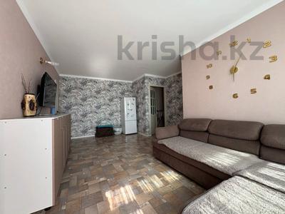 2-комнатная квартира · 45 м² · 4/5 этаж, бульвар Независимости — кафе Скачок за 8 млн 〒 в Темиртау