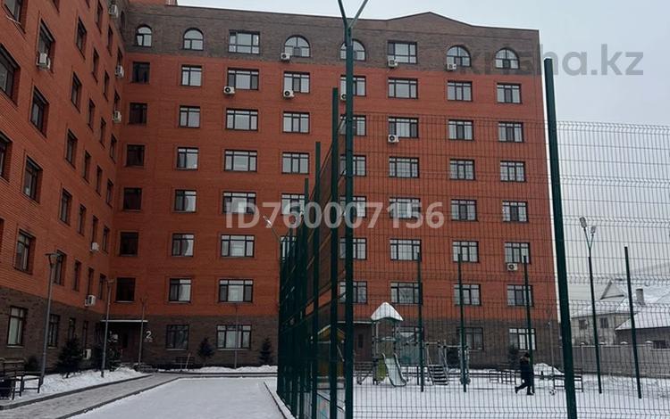 2-бөлмелі пәтер · 90 м² · 7/8 қабат, Ул Посмакова 67 — Найманбаева, бағасы: 400 000 ₸ в Семее, Красный Кордон — фото 2