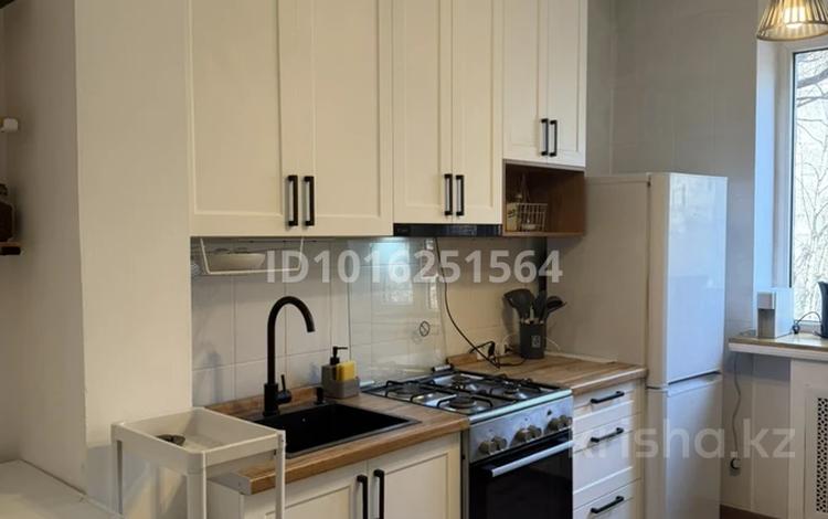 1-бөлмелі пәтер · 45 м² · 2/9 қабат, Алмагүл ш/а. 25, бағасы: 300 000 ₸ в Алматы, Бостандыкский р-н — фото 2
